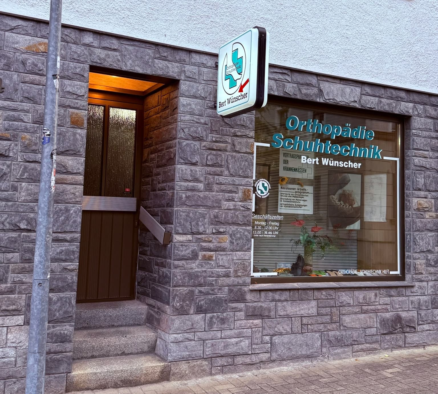 Ladengeschäft von ORTHOPÄDIE-SCHUHTECHNIK WÜNSCHER in Hohenstein-Ernstthal von außen